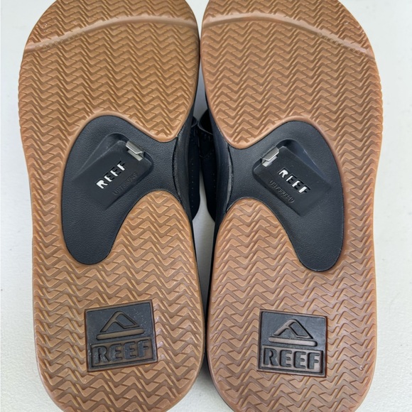 NWT Men’s Reef Fanning Flip Flop with bottle opener - Picture 8 of 8